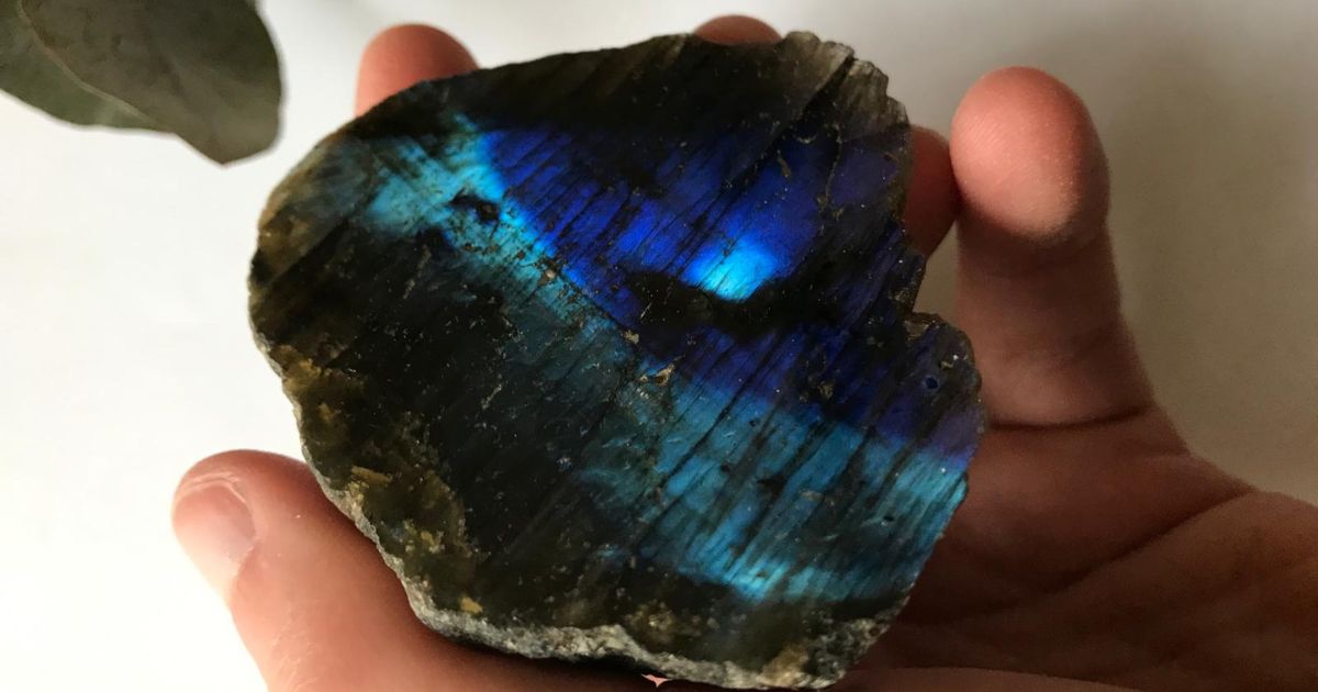 kamen-labradorit-ucinky (4)